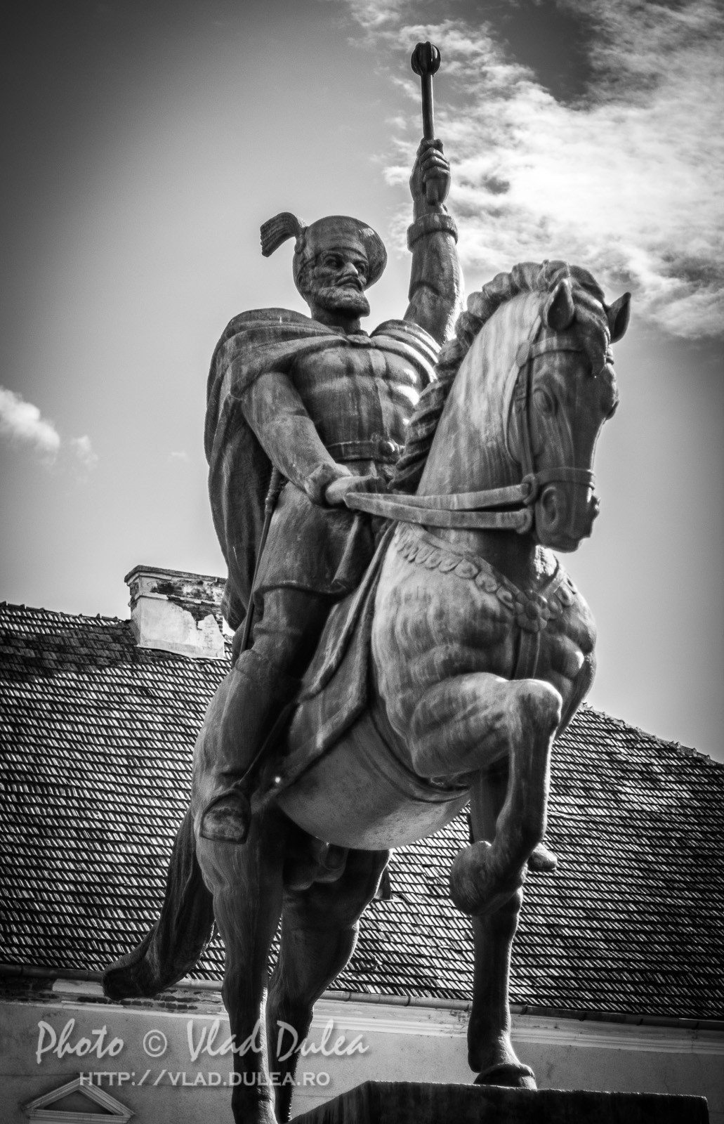 Imagini pentru Statui ecvestre Mihai Viteazu