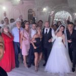 Selfie Trupa Atelier cu mirii Adelina și Florin